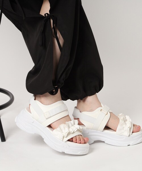 cs T&P（シーエスティーアンドピー）の「厚底フリルスポサン（サンダル・レディース・ベージュ/ホワイト/ブラック・S/M/L/LL/XL）」の18枚目の写真