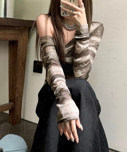 LADY LIKE(レディライク)の「ワンショルダーボーダーシアートップス(Tシャツ/カットソー・レディース・レッド/ブラック・M)」の13枚目の写真