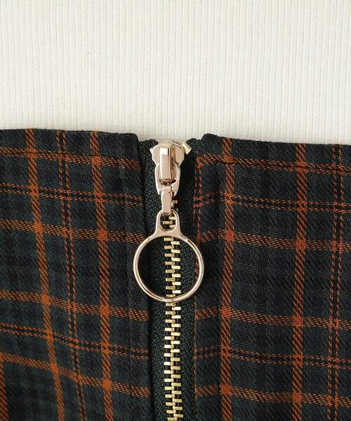 SHOO・LA・RUE(シューラルー)の「◆【110-140cm】フロントジップ使い チェックドッキングワンピース(ワンピース・キッズ・ブラック系1/モスグリーン系1/サックスブルー系1・12/13/14/11)」の12枚目の写真