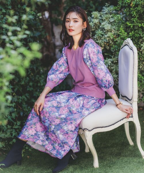 ITS'DEMO(イッツデモ)の「◆【セットアップ可/手洗い可】アート花柄シャンタン袖ニット<ミュルーズモダン(R)>(ニット/セーター・レディース・ダークブラウン系/ピンク系その他/ブルー系・00)」の4枚目の写真