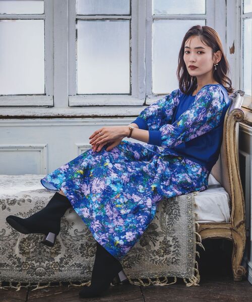 ITS'DEMO(イッツデモ)の「◆【セットアップ可/手洗い可】アート花柄シャンタン袖ニット<ミュルーズモダン(R)>(ニット/セーター・レディース・ダークブラウン系/ピンク系その他/ブルー系・00)」の5枚目の写真