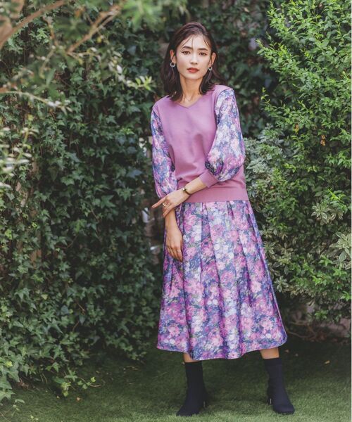 ITS'DEMO(イッツデモ)の「◆【セットアップ可/手洗い可】アート花柄シャンタン袖ニット<ミュルーズモダン(R)>(ニット/セーター・レディース・ダークブラウン系/ピンク系その他/ブルー系・00)」の8枚目の写真