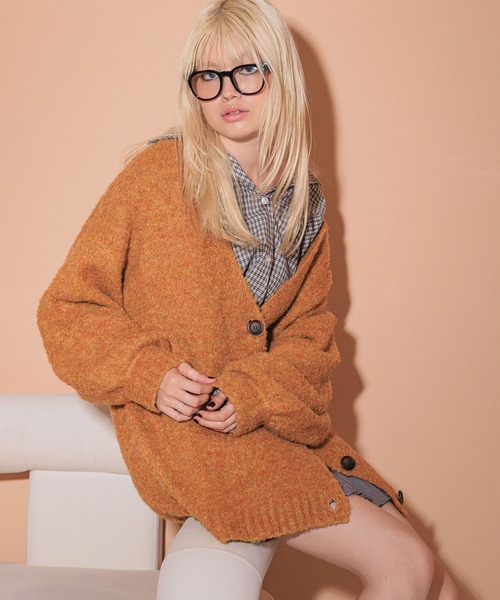 FOREVER 21（フォーエバー トゥエンティーワン）の「【2024FW】ミックスカラーブークレカーディガン（カーディガン/ボレロ・レディース・ピンク/ナチュラル/グレー/イエロー/ブルー・FREE）」の4枚目の写真