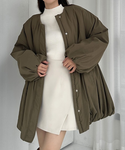 Louere（ルエレ）の「中綿ノーカラーバルーンコート（ノーカラーコート・レディース・ブラック/アイボリー/ブラウン・MEDIUM/SMALL/X-LARGE/LARGE）」の3枚目の写真