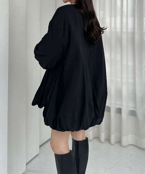 Louere（ルエレ）の「中綿ノーカラーバルーンコート（ノーカラーコート・レディース・ブラック/アイボリー/ブラウン・MEDIUM/SMALL/X-LARGE/LARGE）」の8枚目の写真