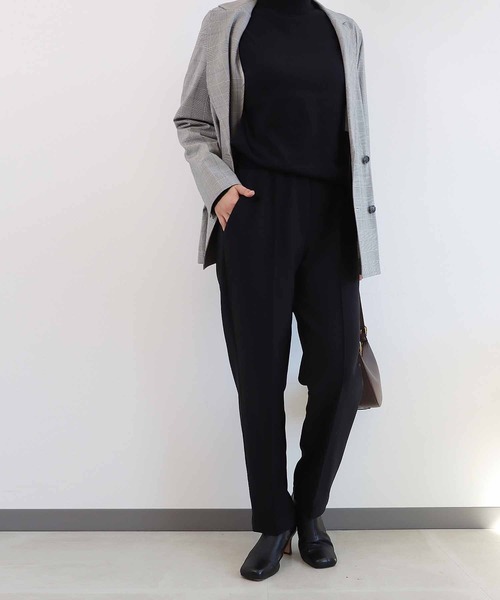 Jines(ジネス)の「ピンタックテーパードパンツ(その他パンツ・レディース・ベージュ/ホワイト/ブラック・38)」の6枚目の写真