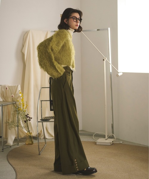 loin nuit(ロワンニュイ)の「asymmetry tuck wide pants / アシンメトリータックワイドパンツ(スラックス・レディース・カーキ/チャコールグレー・FREE)」の12枚目の写真