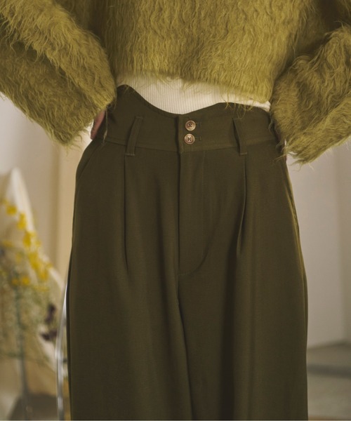 loin nuit(ロワンニュイ)の「asymmetry tuck wide pants / アシンメトリータックワイドパンツ(スラックス・レディース・カーキ/チャコールグレー・FREE)」の17枚目の写真