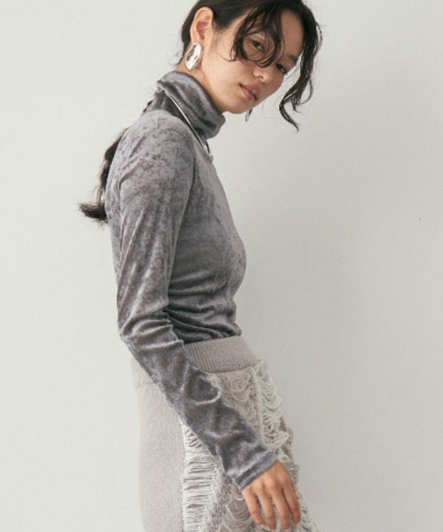 DFFUR.(ディフル)の「シアーフロッキーロングスリーブトップス(その他トップス・レディース・マスタード/ブラック/アイボリー/グレー・FREE)」の7枚目の写真