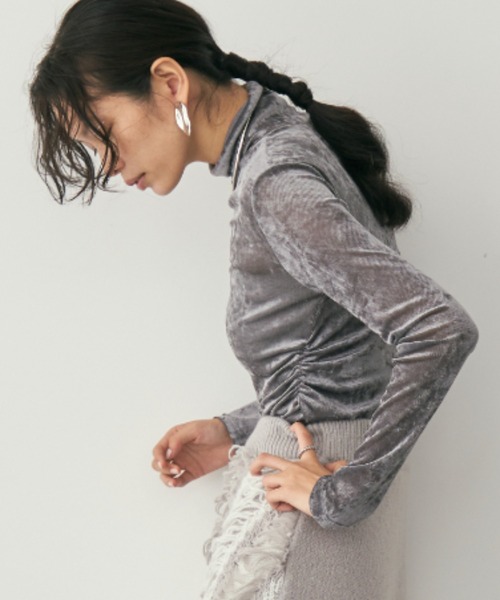 DFFUR.(ディフル)の「シアーフロッキーロングスリーブトップス(その他トップス・レディース・マスタード/ブラック/アイボリー/グレー・FREE)」の6枚目の写真