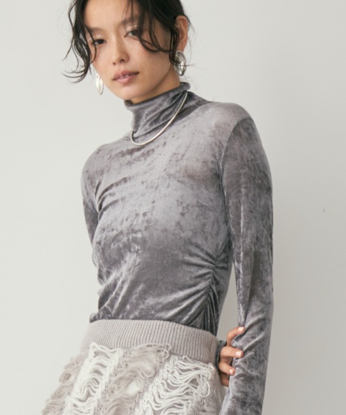 DFFUR.(ディフル)の「シアーフロッキーロングスリーブトップス(その他トップス・レディース・マスタード/ブラック/アイボリー/グレー・FREE)」の5枚目の写真