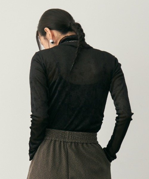 DFFUR.(ディフル)の「シアーフロッキーロングスリーブトップス(その他トップス・レディース・マスタード/ブラック/アイボリー/グレー・FREE)」の14枚目の写真