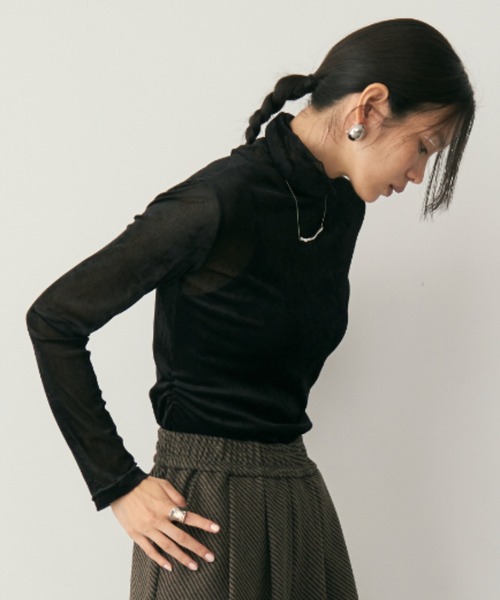 DFFUR.(ディフル)の「シアーフロッキーロングスリーブトップス(その他トップス・レディース・マスタード/ブラック/アイボリー/グレー・FREE)」の13枚目の写真