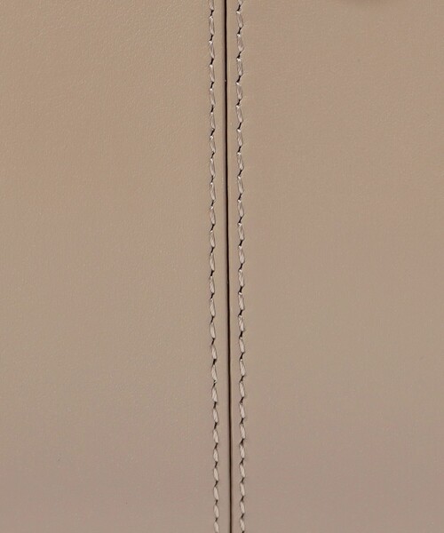 CAFUNE（カフネ）の「【別注】CAFUNE STANCE BAG（ハンドバッグ・レディース・ライトベージュ・FREE）」の16枚目の写真