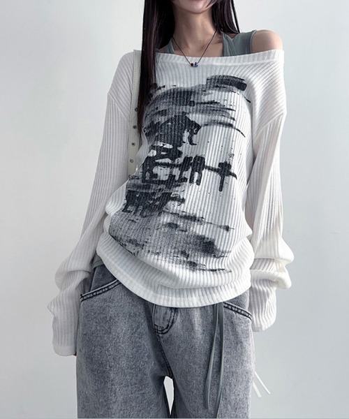 MEMECLE（メメクル）の「【 MEMECLE / メメクル 】2way グラフィック ボートネック オフショル カットソー（Tシャツ/カットソー・レディース・ホワイト/ブルー・M/S）」の7枚目の写真