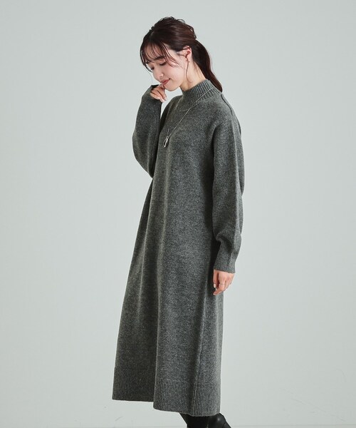 DRESKIP（ドレスキップ）の「◆ふわふわ柔らか ハイネック ロングニットワンピース（ワンピース・レディース・チャコールグレー/グリーン系/ベージュ・02/01/04/03）」の5枚目の写真