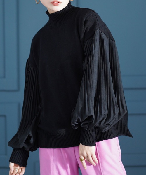 Sawa a la mode（サワアラモード）の「異素材プリーツ袖ハイネックニット（ニット/セーター・レディース・ブラック/カーキ・FREE）」の2枚目の写真