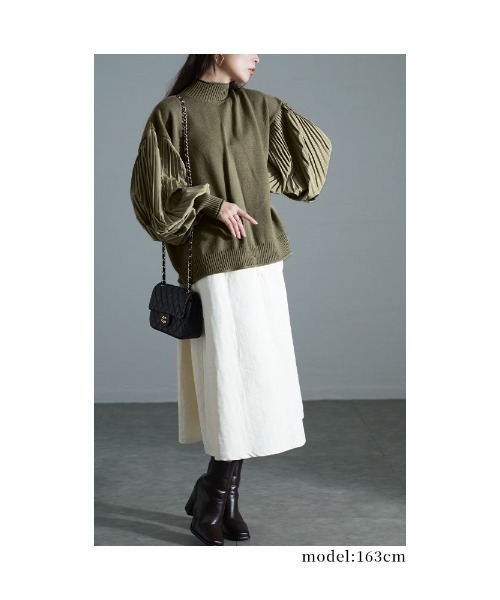 Sawa a la mode（サワアラモード）の「異素材プリーツ袖ハイネックニット（ニット/セーター・レディース・ブラック/カーキ・FREE）」の14枚目の写真