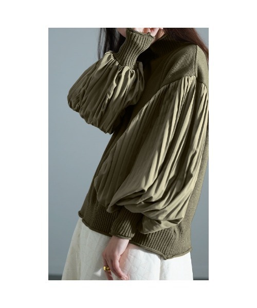 Sawa a la mode（サワアラモード）の「異素材プリーツ袖ハイネックニット（ニット/セーター・レディース・ブラック/カーキ・FREE）」の15枚目の写真