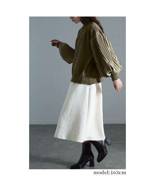 Sawa a la mode（サワアラモード）の「異素材プリーツ袖ハイネックニット（ニット/セーター・レディース・ブラック/カーキ・FREE）」の20枚目の写真