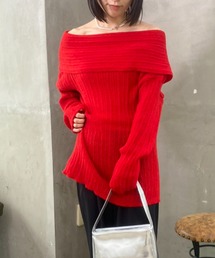 オフショルダーセーター