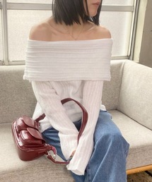 オフショルダーセーター
