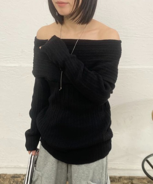 mebole(メボレ)の「オフショルダーセーター(ニット/セーター・レディース・グレー/ホワイト/ブラウン/レッド/ブラック・FREE)」の15枚目の写真