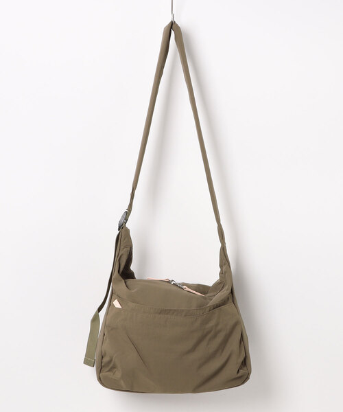 EARTH MADE（アースメイド）の「7POCKET INSIDE PRINT SHOULDER（ショルダーバッグ・レディース・ブルー/ダークグレー/サンドベージュ/ライトベージュ/カーキ/ブラック/ダークブルー/ライトパープル/ブラウン/ダークネイビー/キャメル・FREE）」の3枚目の写真