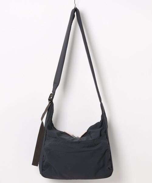 EARTH MADE（アースメイド）の「7POCKET INSIDE PRINT SHOULDER（ショルダーバッグ・レディース・ブルー/ダークグレー/サンドベージュ/ライトベージュ/カーキ/ブラック/ダークブルー/ライトパープル/ブラウン/ダークネイビー/キャメル・FREE）」の9枚目の写真