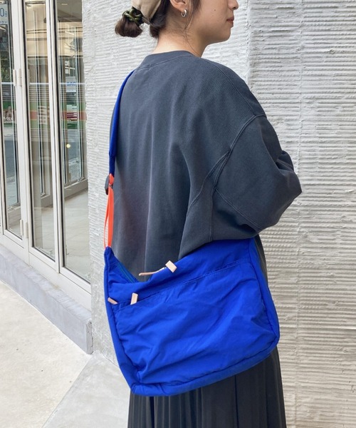 EARTH MADE（アースメイド）の「7POCKET INSIDE PRINT SHOULDER（ショルダーバッグ・レディース・ブルー/ダークグレー/サンドベージュ/ライトベージュ/カーキ/ブラック/ダークブルー/ライトパープル/ブラウン/ダークネイビー/キャメル・FREE）」の7枚目の写真