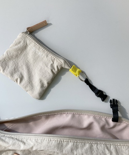 EARTH MADE（アースメイド）の「7POCKET INSIDE PRINT SHOULDER（ショルダーバッグ・レディース・ブルー/ダークグレー/サンドベージュ/ライトベージュ/カーキ/ブラック/ダークブルー/ライトパープル/ブラウン/ダークネイビー/キャメル・FREE）」の14枚目の写真