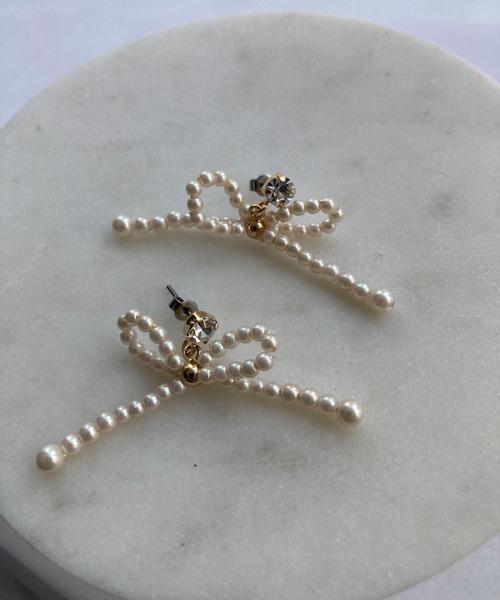 Dorry Doll(ドリードール)の「リボンモチーフピアス(ピアス(両耳用)・レディース・オフホワイト・FREE)」の3枚目の写真