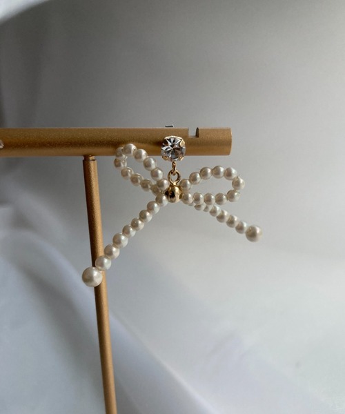 Dorry Doll(ドリードール)の「リボンモチーフピアス(ピアス(両耳用)・レディース・オフホワイト・FREE)」の5枚目の写真