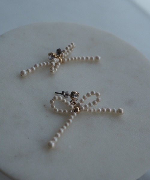 Dorry Doll(ドリードール)の「リボンモチーフピアス(ピアス(両耳用)・レディース・オフホワイト・FREE)」の6枚目の写真