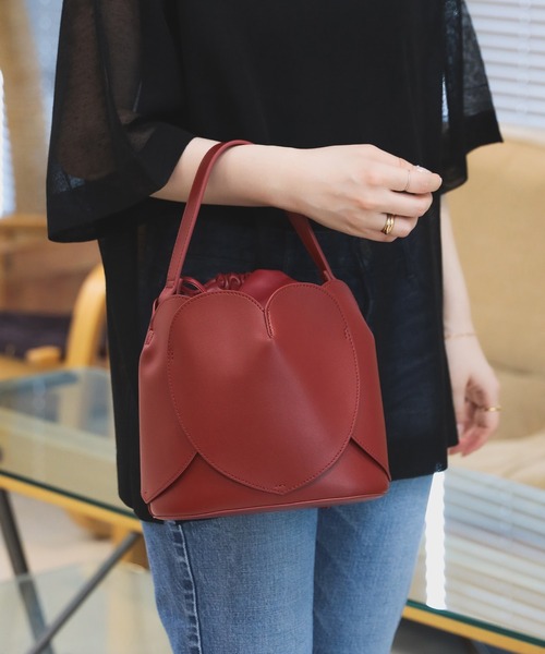 BEAMS HEART(ビームスハート)の「ハートモチーフ ショルダーバッグ(ショルダーバッグ・レディース・レッド/ブラック・ONE SIZE)」の5枚目の写真