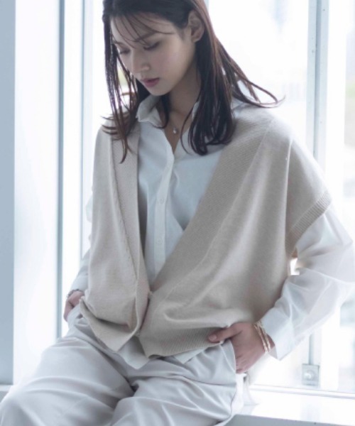 aquagarage（アクアガレージ）の「ニットベストカーディガン（ニット/セーター・レディース・サンドベージュ/チャコール・ONESIZE）」の3枚目の写真
