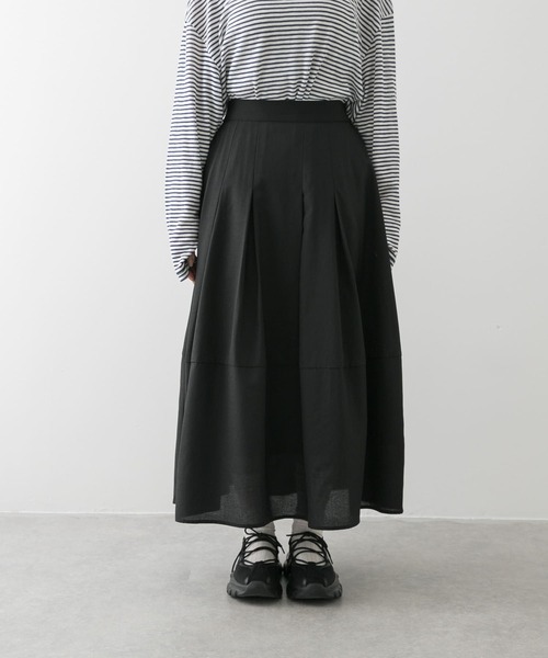 SENSE OF PLACE by URBAN RESEARCH（センスオブプレイスバイアーバンリサーチ）の「タックボリュームコクーンスカート（スカート・レディース・オフホワイト/ブラック/ライトブルー・SMALL/MEDIUM）」の15枚目の写真