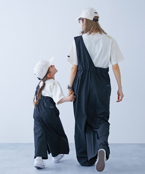 devirock（デビロック）の「【makoコラボ】親子で使える ワンショルダーサロペット（サロペット/オーバーオール・キッズ・ブラック・S/M/L/FREE）」の3枚目の写真