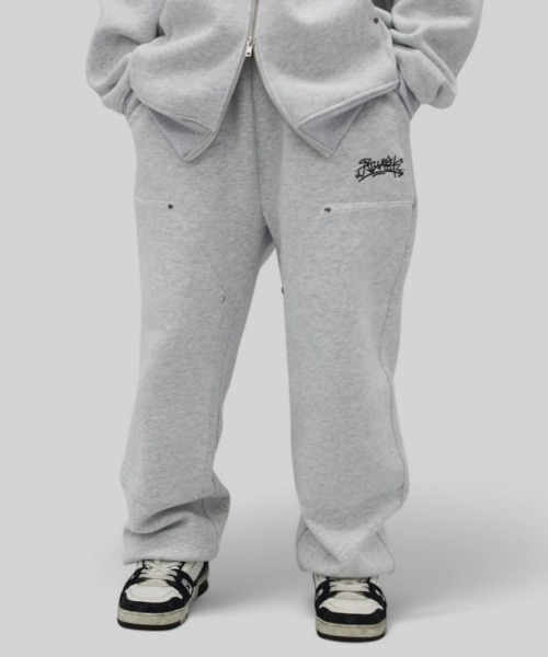 ATMARK(アットマーク)の「《2サイズ展開 / UNISEX 》ATMARKグラフィティ ダブルニー スウェットパンツ ヘビーウェイト(スウェットパンツ・メンズ・ホワイト/ブラック・MEDIUM/LARGE)」の2枚目の写真