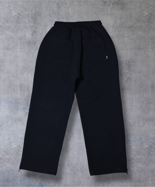 ATMARK(アットマーク)の「《2サイズ展開 / UNISEX 》ATMARKグラフィティ ダブルニー スウェットパンツ ヘビーウェイト(スウェットパンツ・メンズ・ホワイト/ブラック・MEDIUM/LARGE)」の10枚目の写真