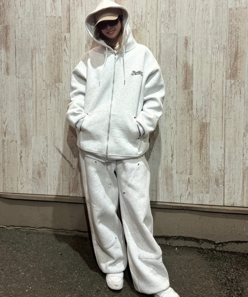 ATMARK(アットマーク)の「《2サイズ展開 / UNISEX 》ATMARKグラフィティ ダブルニー スウェットパンツ ヘビーウェイト(スウェットパンツ・メンズ・ホワイト/ブラック・MEDIUM/LARGE)」の5枚目の写真
