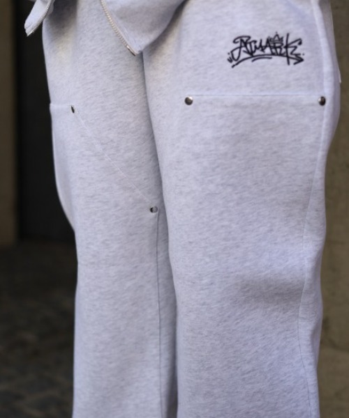 ATMARK(アットマーク)の「《2サイズ展開 / UNISEX 》ATMARKグラフィティ ダブルニー スウェットパンツ ヘビーウェイト(スウェットパンツ・メンズ・ホワイト/ブラック・MEDIUM/LARGE)」の13枚目の写真