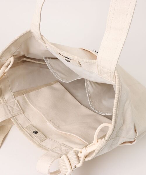 NEW ERA（ニューエラ）の「【NEW ERA/ニューエラ】UTILITY CANVAS TOTE（トートバッグ・メンズ・アイボリー/ブラック・FREE）」の5枚目の写真