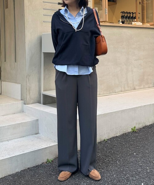 fredy emue(フレディエミュ)の「フラップラウンドワンショルバッグ(ショルダーバッグ・レディース・キャメル/オフホワイト/ブラック・FREE)」の11枚目の写真