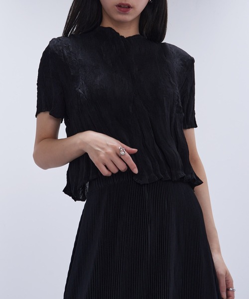 【VERY掲載】gongdid design ウェーブクロップトップ Gongdid Design】Wavy crop top プリーツウェーブ クロップド
