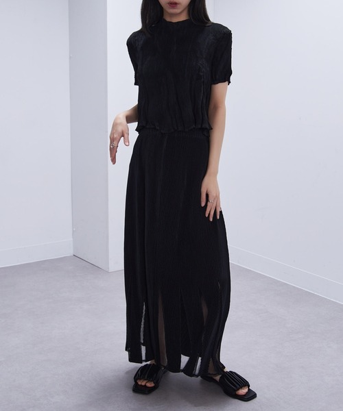 Gongdid Design ゴンディッドデザイン Wavy crop top ウェーブクロップドプリーツトップス 25-051-939-0004 ベージュ 1 Gongdid Design】Wavy crop top プリーツウェーブ クロップドトップス