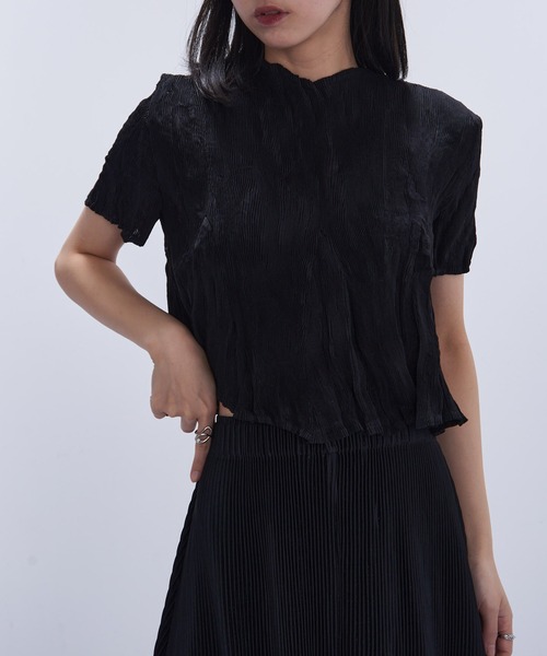 Gongdid Design(ゴンディッドデザイン)の「【Gongdid Design】Wavy crop top プリーツウェーブ クロップドトップス(Tシャツ/カットソー・レディース・ブラック/オフホワイト/グレー/ブラウン/ネイビー・FREE)」の15枚目の写真