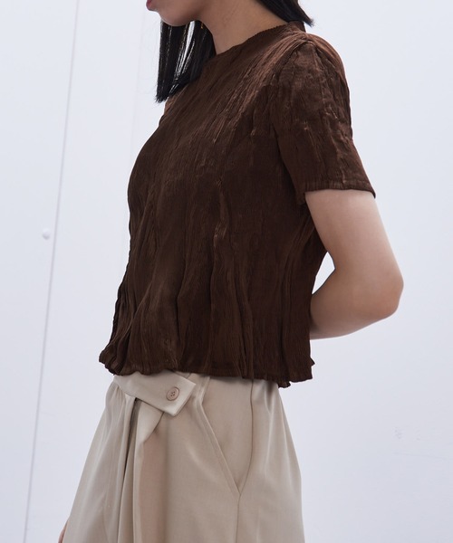 Gongdid Design(ゴンディッドデザイン)の「【Gongdid Design】Wavy crop top プリーツウェーブ クロップドトップス(Tシャツ/カットソー・レディース・ブラック/オフホワイト/グレー/ブラウン/ネイビー・FREE)」の8枚目の写真