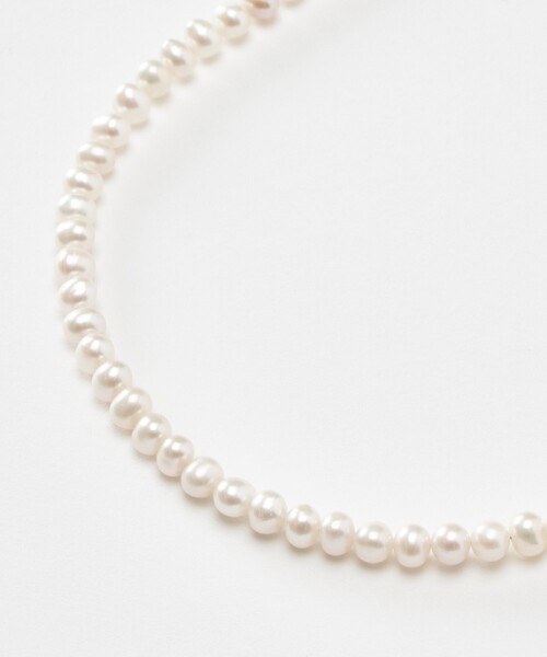 allureville（アルアバイル）の「淡水パールロングネックレス（ネックレス・レディース・オフホワイト・FREE）」の4枚目の写真