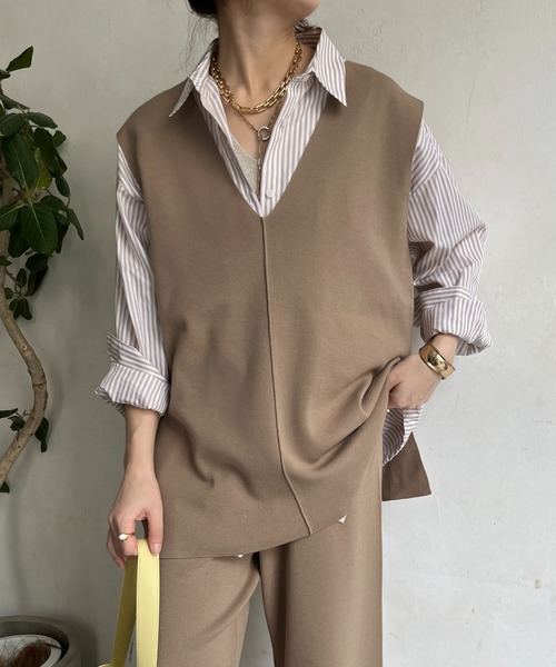 DouDou(ドゥドゥ)の「【WEB限定】ロングニットベスト+ニットパンツセット(セットアップ・レディース・ベージュ/ブラック・FREE)」の1枚目の写真
